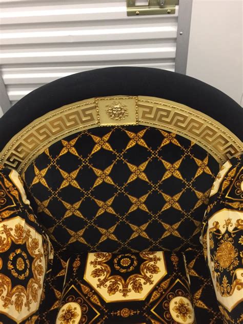 versace matbord|Versace couches.